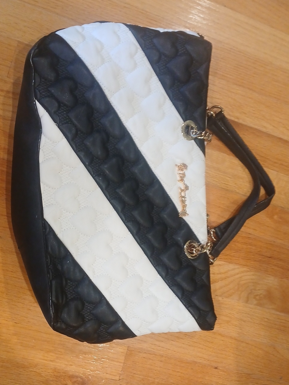Betsey Johnson Black White Heart Quilted Stripe Crossbody Shoulder Bag